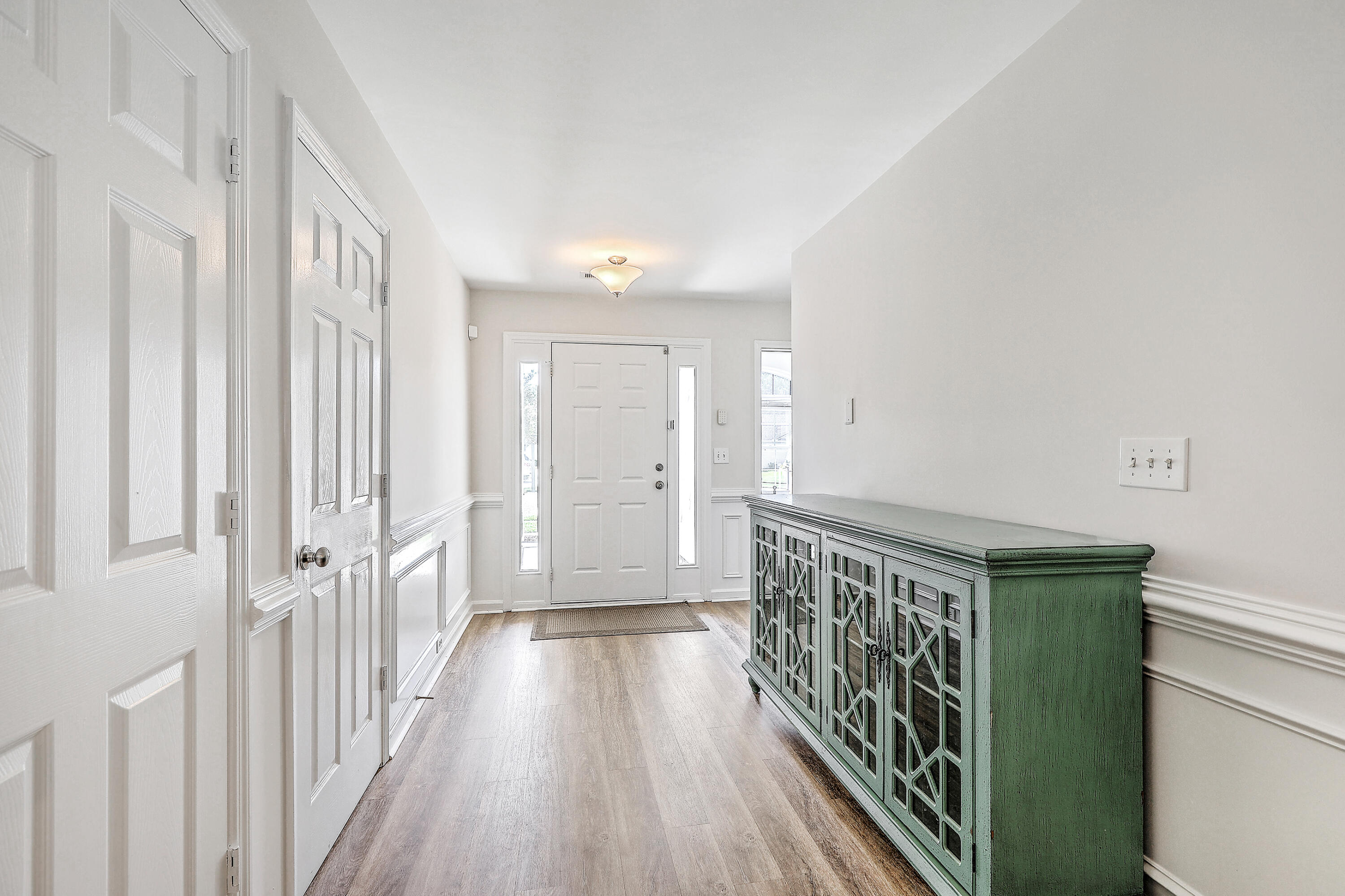 1572 Wellesley Circle