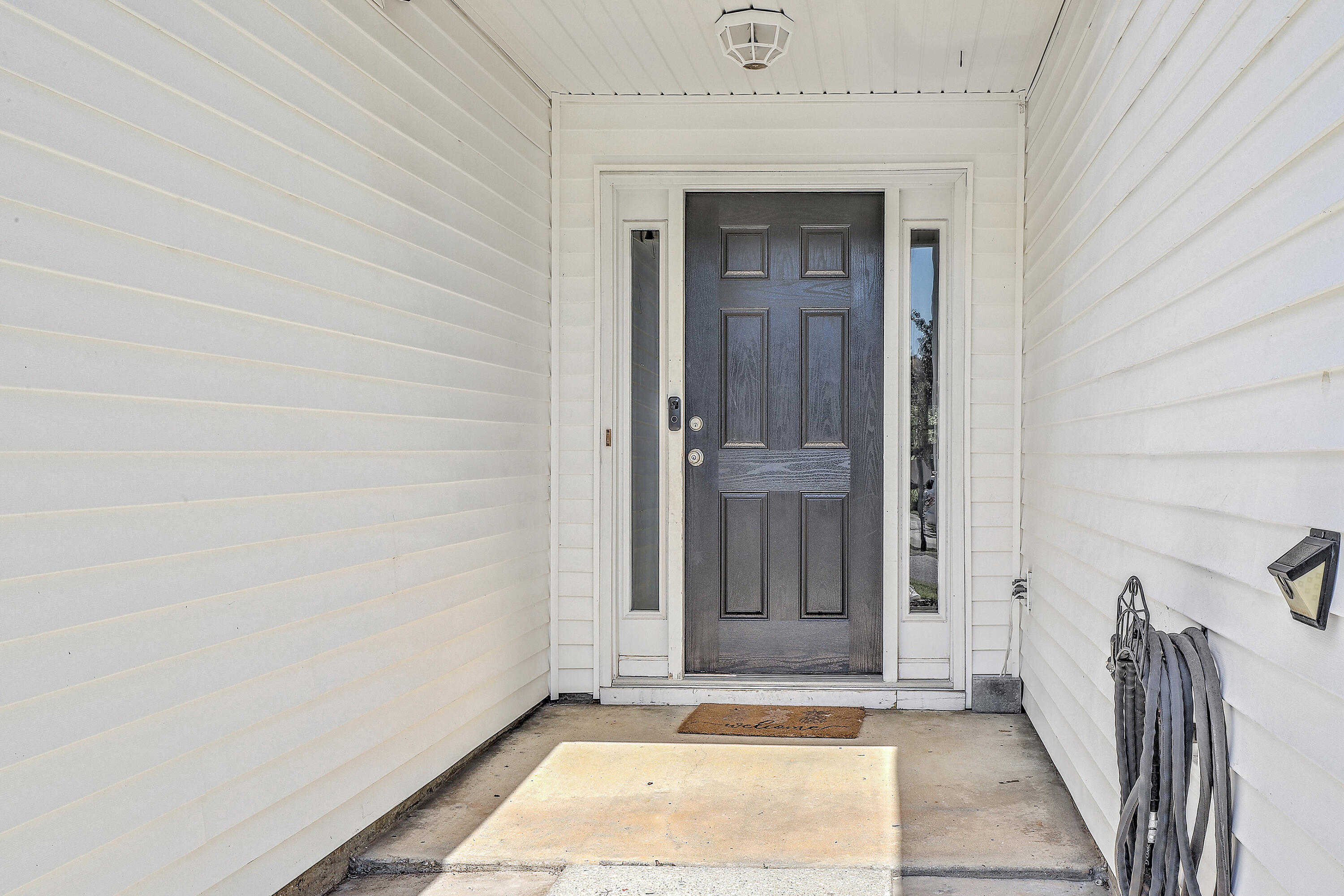 1572 Wellesley Circle