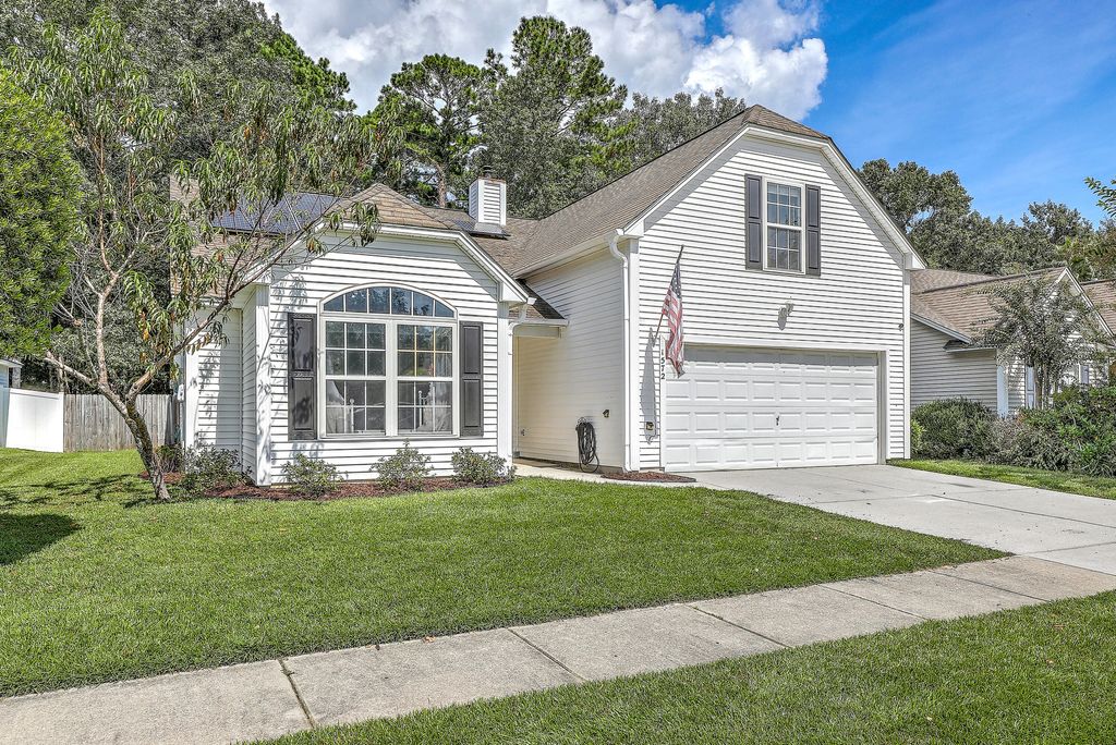 Photo of 1572 Wellesley Circle, Mount Pleasant, SC 29466 (MLS # 25026293)