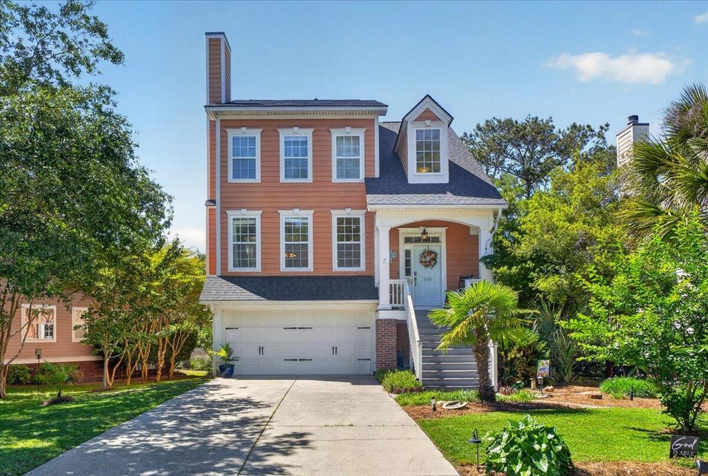 Photo of 1428 Bloomingdale Lane, Mount Pleasant, SC 29466 (MLS # 26014900)