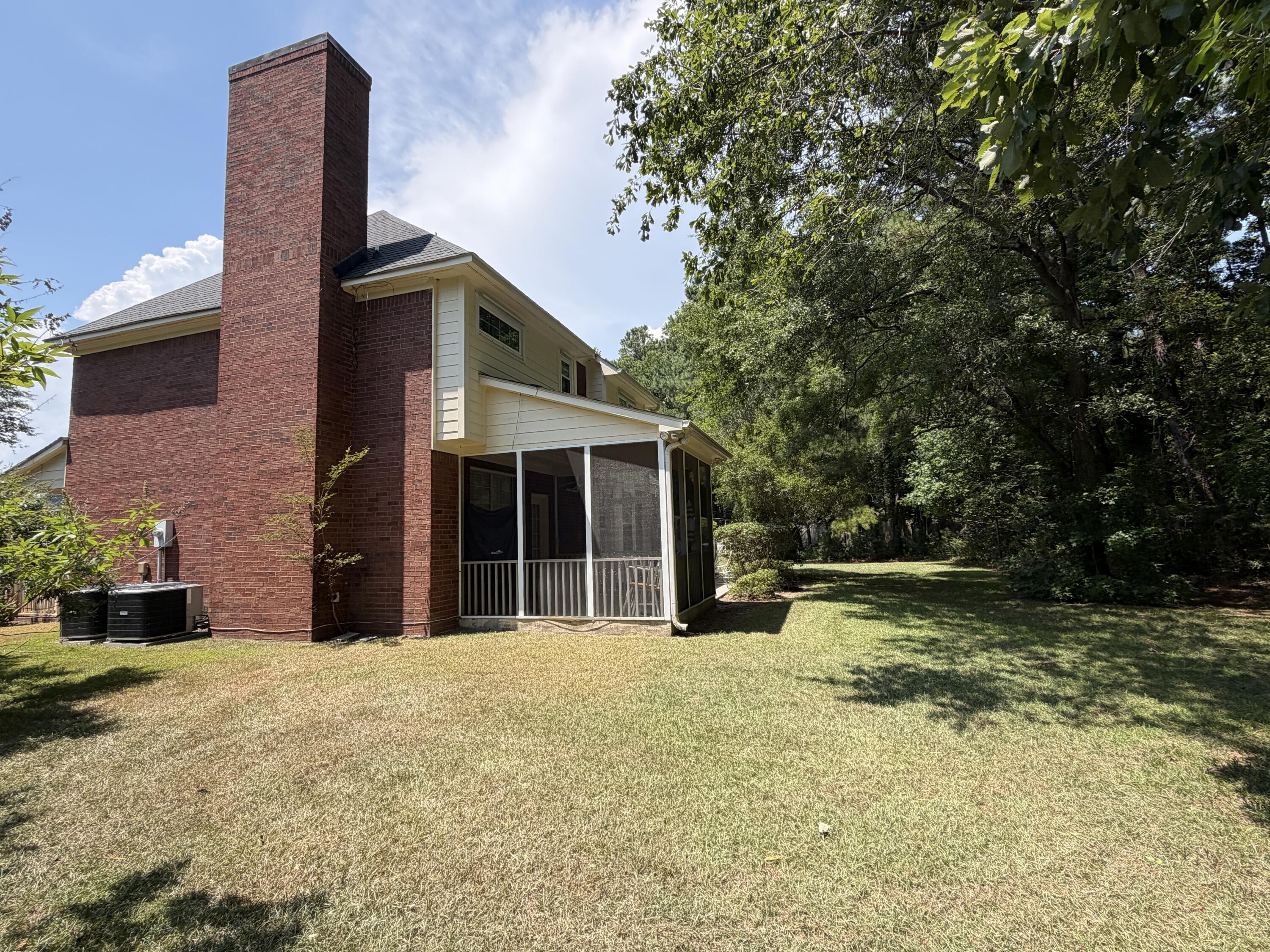 1391 Lakecrest Court