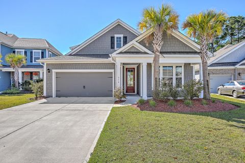 Photo of 316 Long Pier Street, Summerville, SC 29486 (MLS # 25028903)