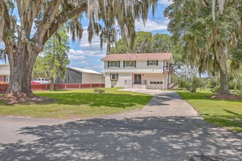 Single Family Residence in Moncks Corner SC 1018 Live Oak Avenue 1.jpg