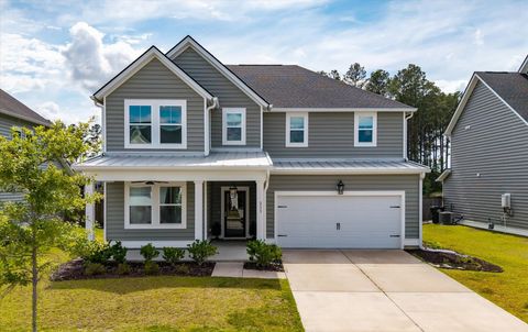 Photo of 233 Narrowleaf Avenue, Summerville, SC 29485 (MLS # 26014827)