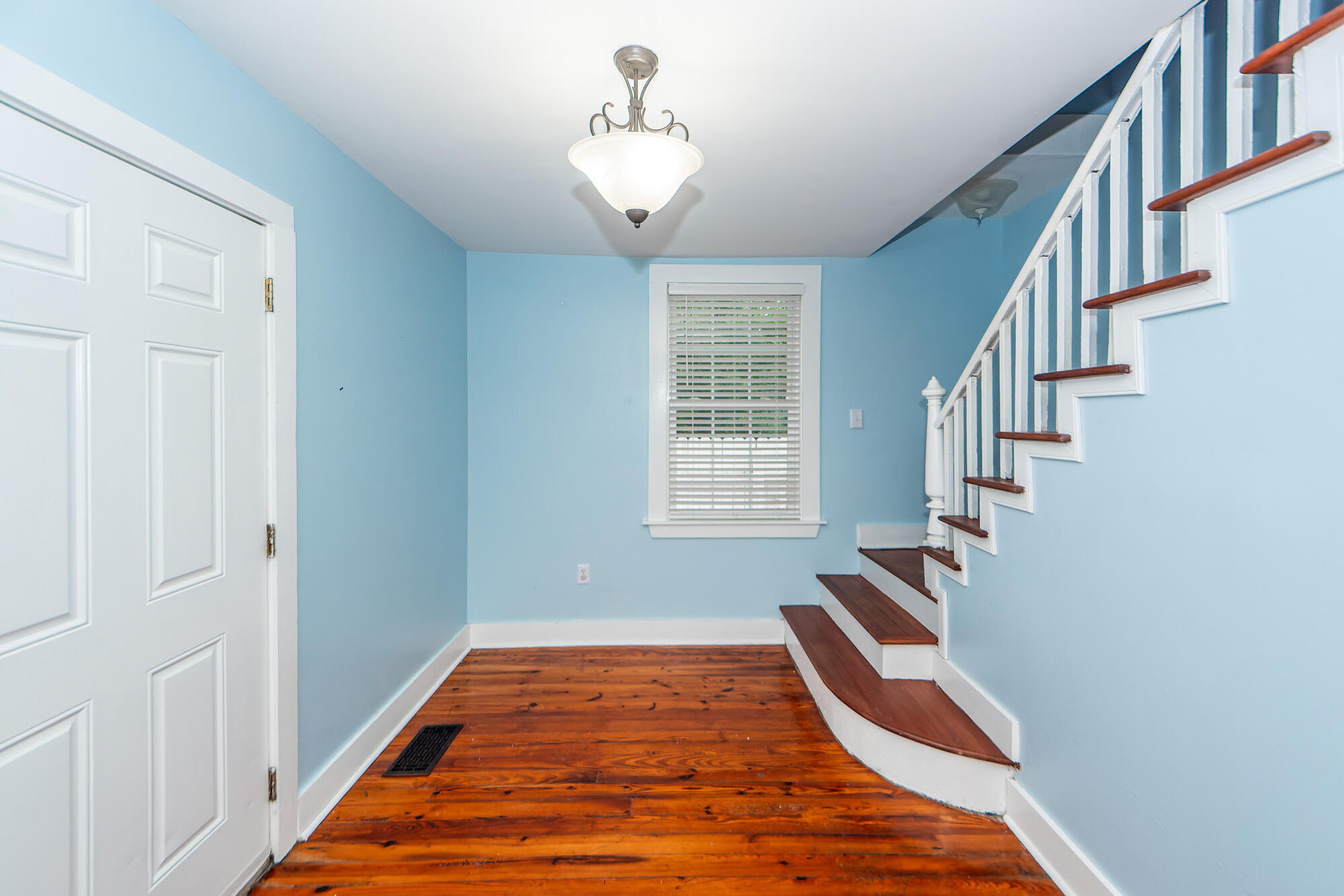 13 Maranda Holmes Street