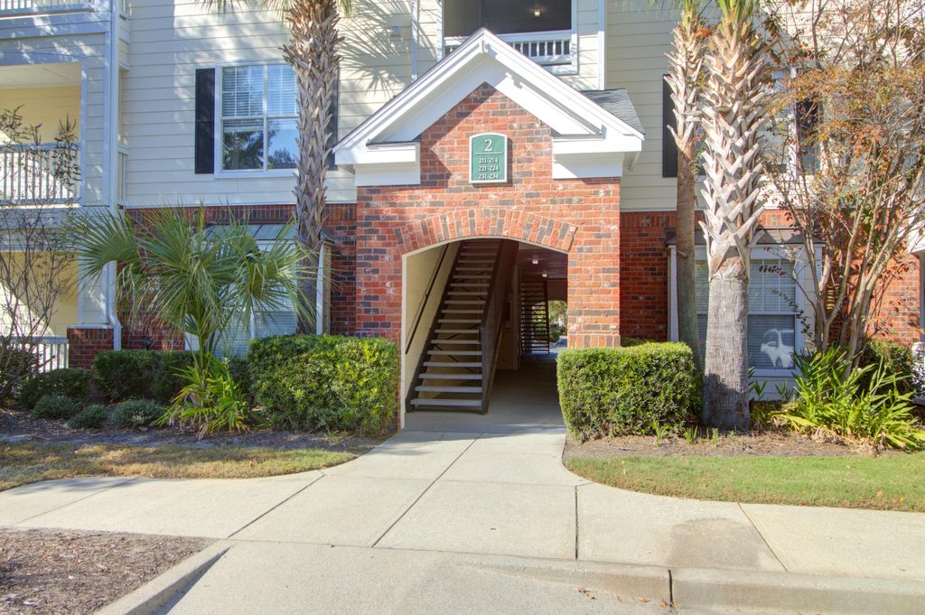 Photo of 45 Sycamore Avenue #233, Charleston, SC 29407 (MLS # 25030320)
