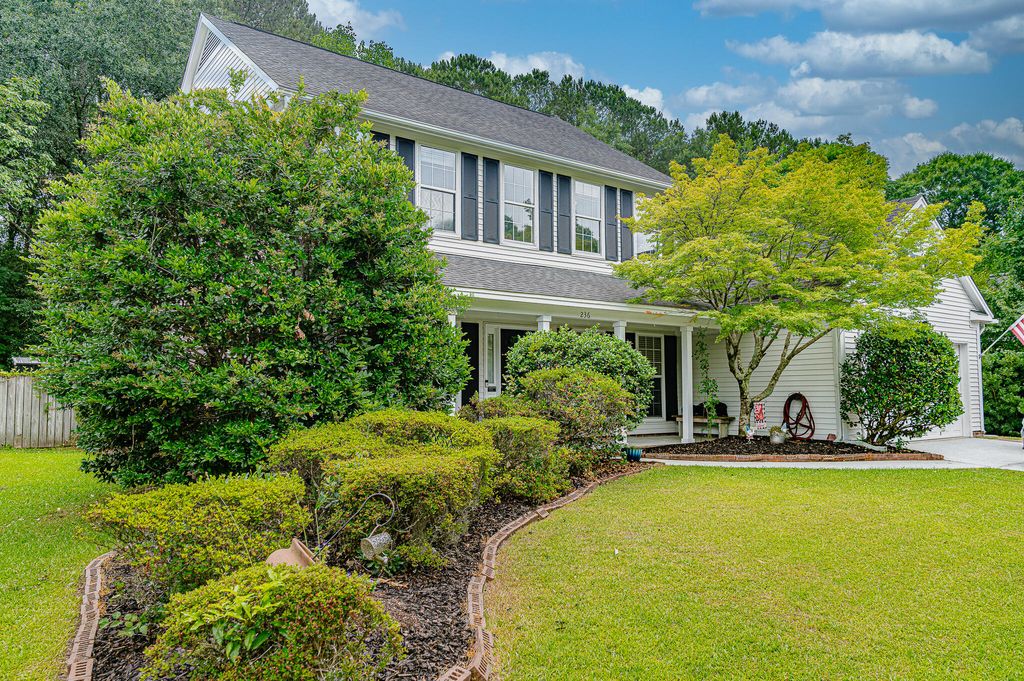 Photo of 236 Smithfield Avenue, Summerville, SC 29485 (MLS # 26015488)