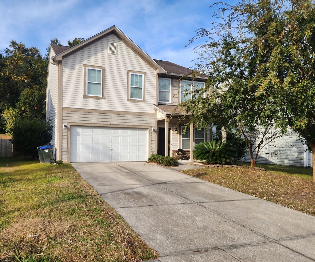 Photo of 210 Medford Drive, Summerville, SC 29485 (MLS # 25032524)
