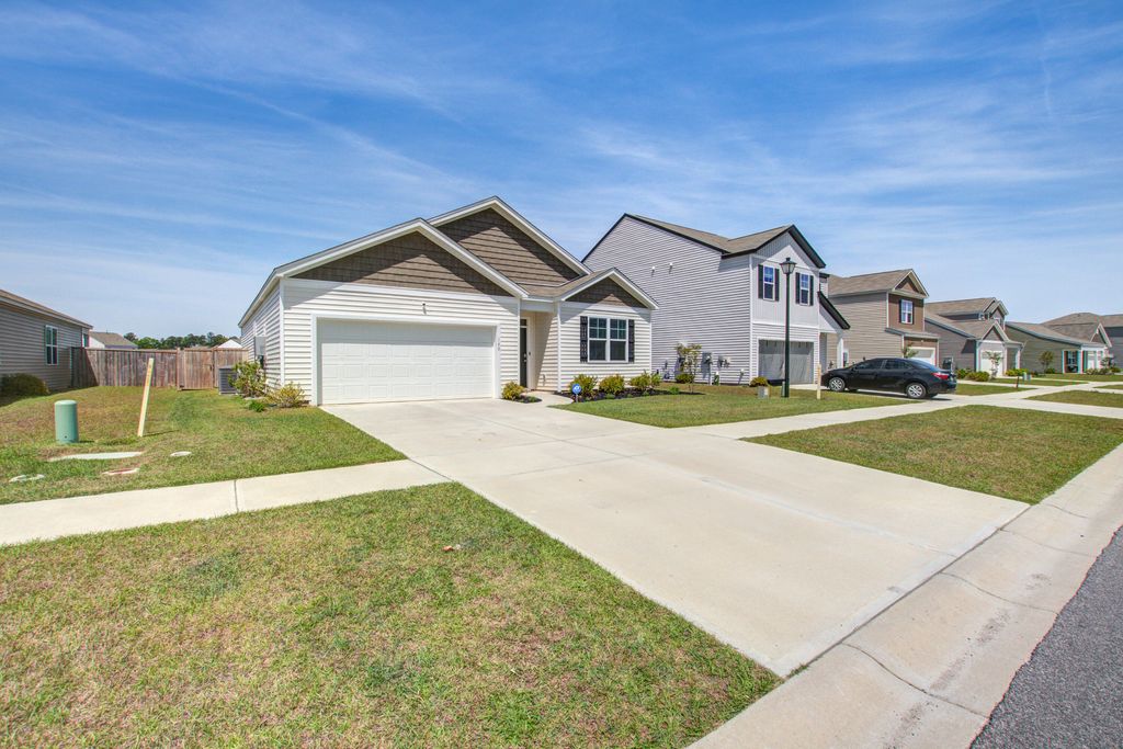 Photo of 140 Ivory Shadow Road, Summerville, SC 29486 (MLS # 26010306)