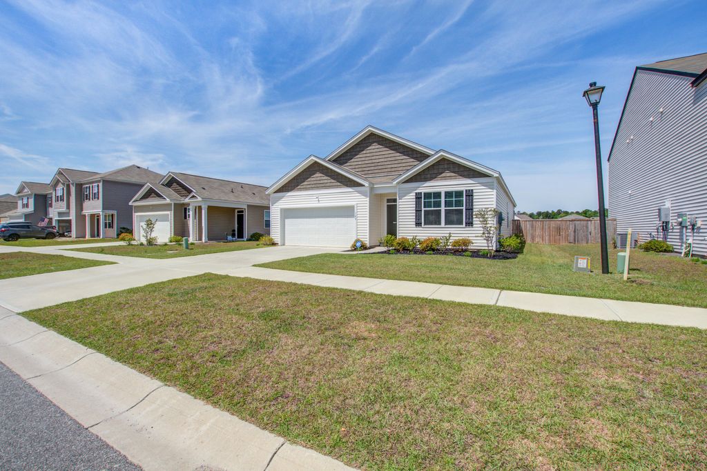 Photo of 140 Ivory Shadow Road, Summerville, SC 29486 (MLS # 26010306)