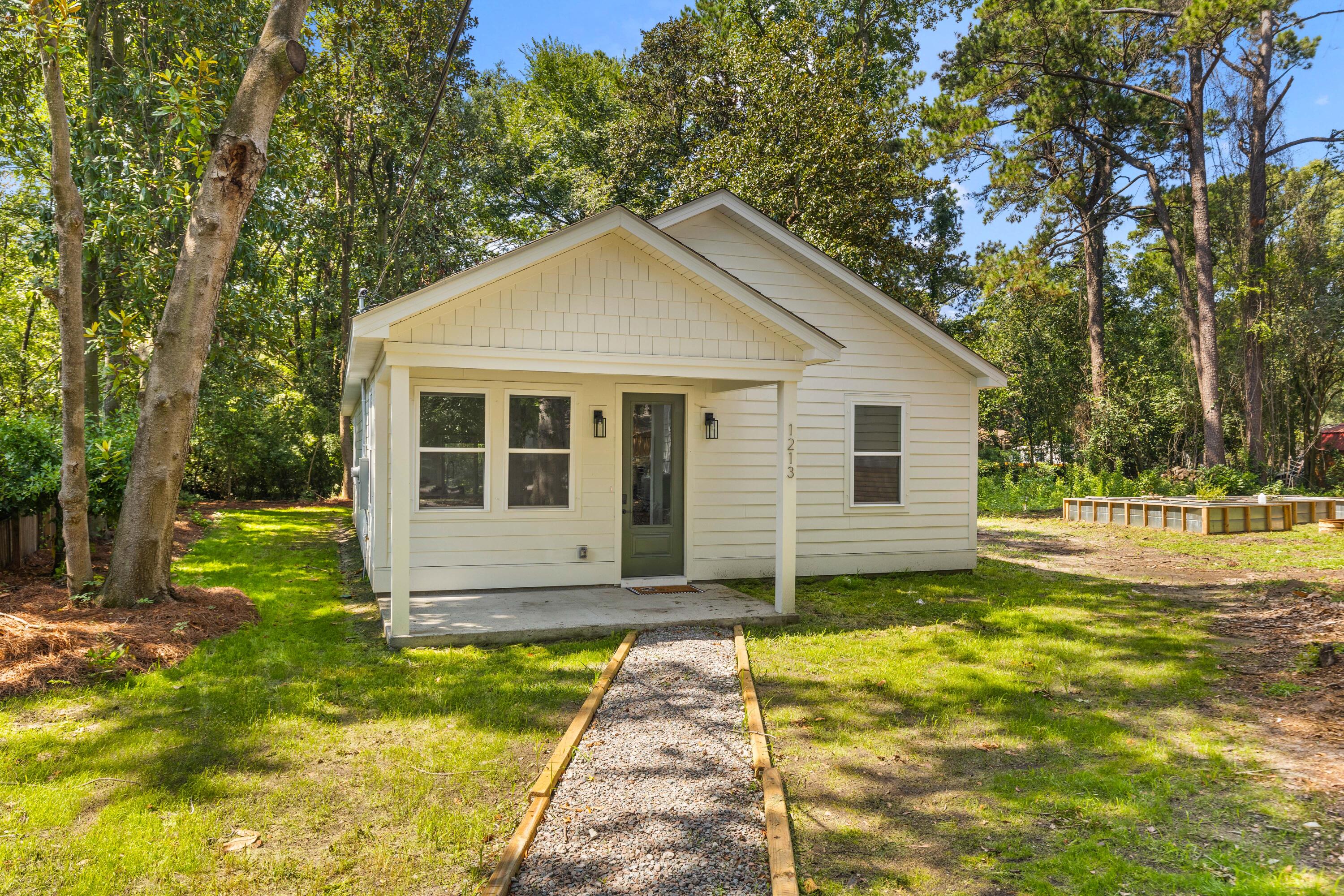 1213 Chesterfield Road