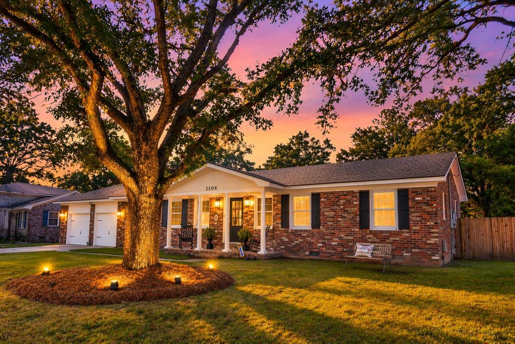 Photo of 1104 Belvedere Drive, Hanahan, SC 29410 (MLS # 26010682)