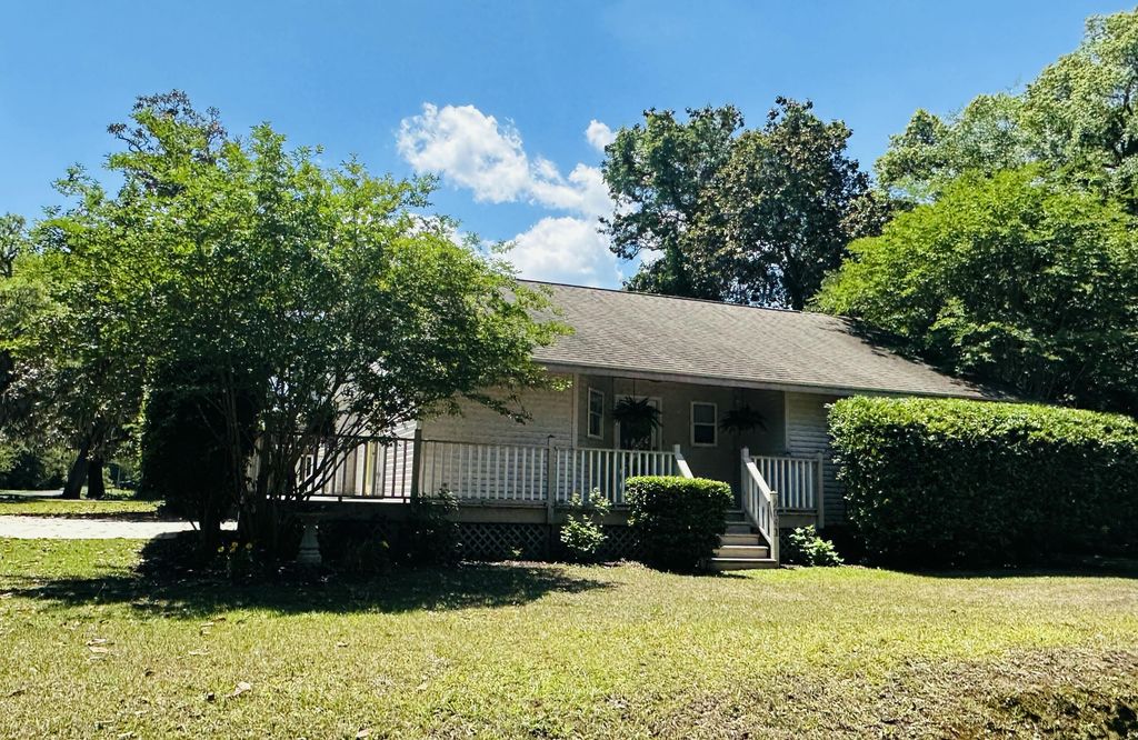Photo of 2041 Woodland Shores Road, Charleston, SC 29412 (MLS # 26013477)