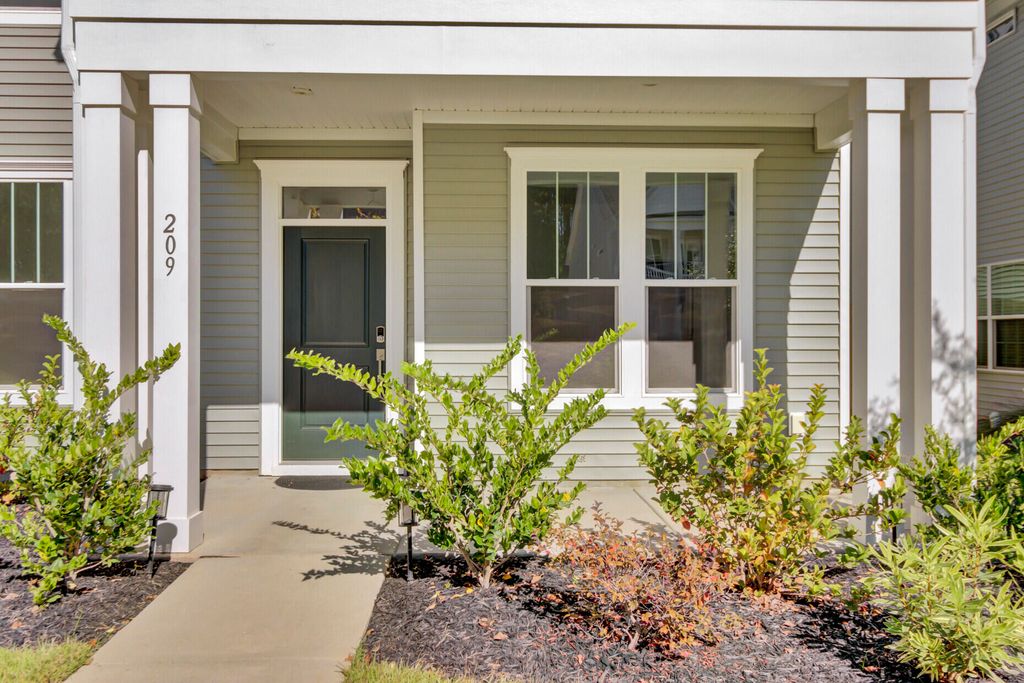Photo of 209 Omalley Drive, Summerville, SC 29483 (MLS # 25028574)