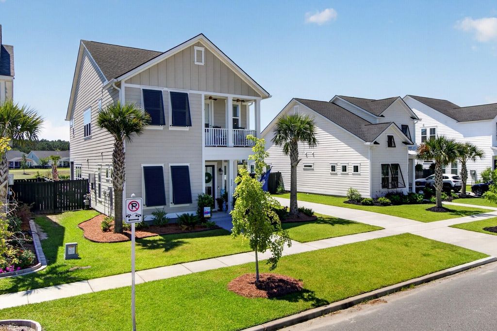 Photo of 202 Ashworth Drive, Summerville, SC 29486 (MLS # 26016642)