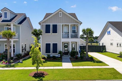 Photo of 202 Ashworth Drive, Summerville, SC 29486 (MLS # 26016642)