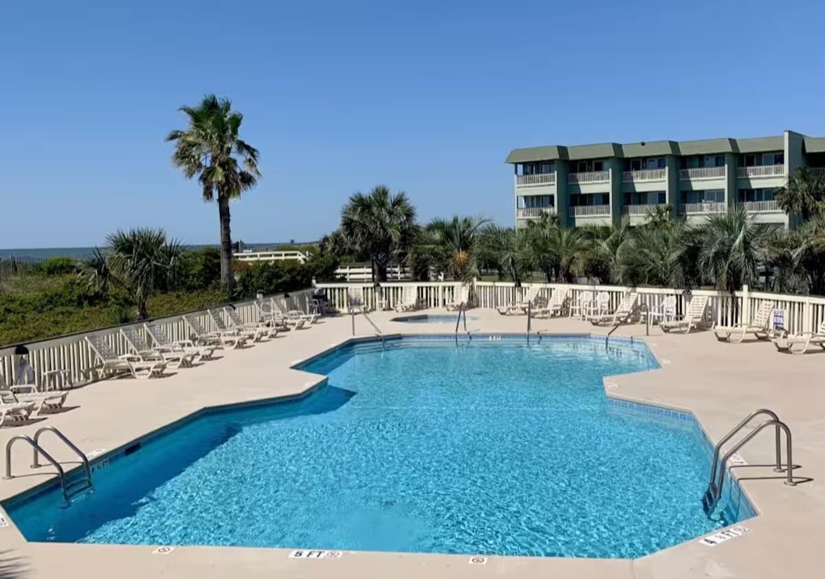 1300 Ocean Boulevard 305