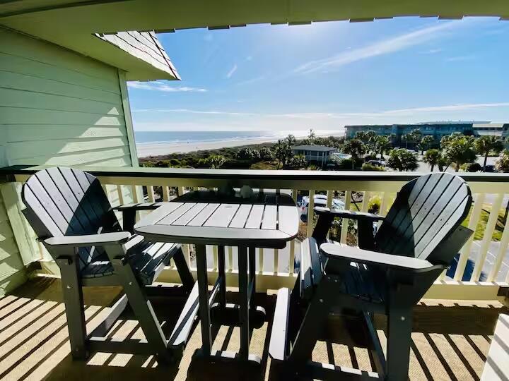 1300 Ocean Boulevard 305