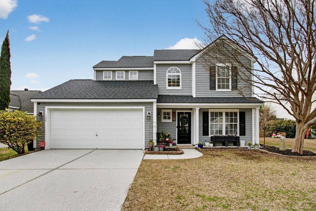 Photo of 1425 Water Edge Drive, Charleston, SC 29492 (MLS # 26005714)