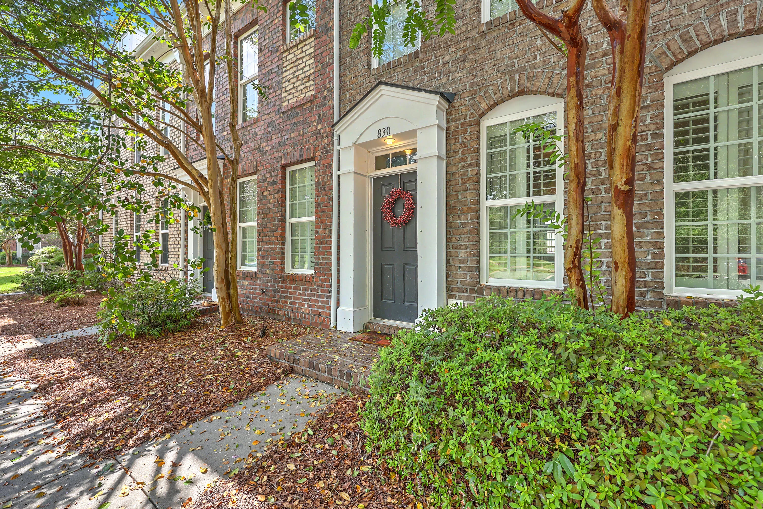 830 Rue Drive