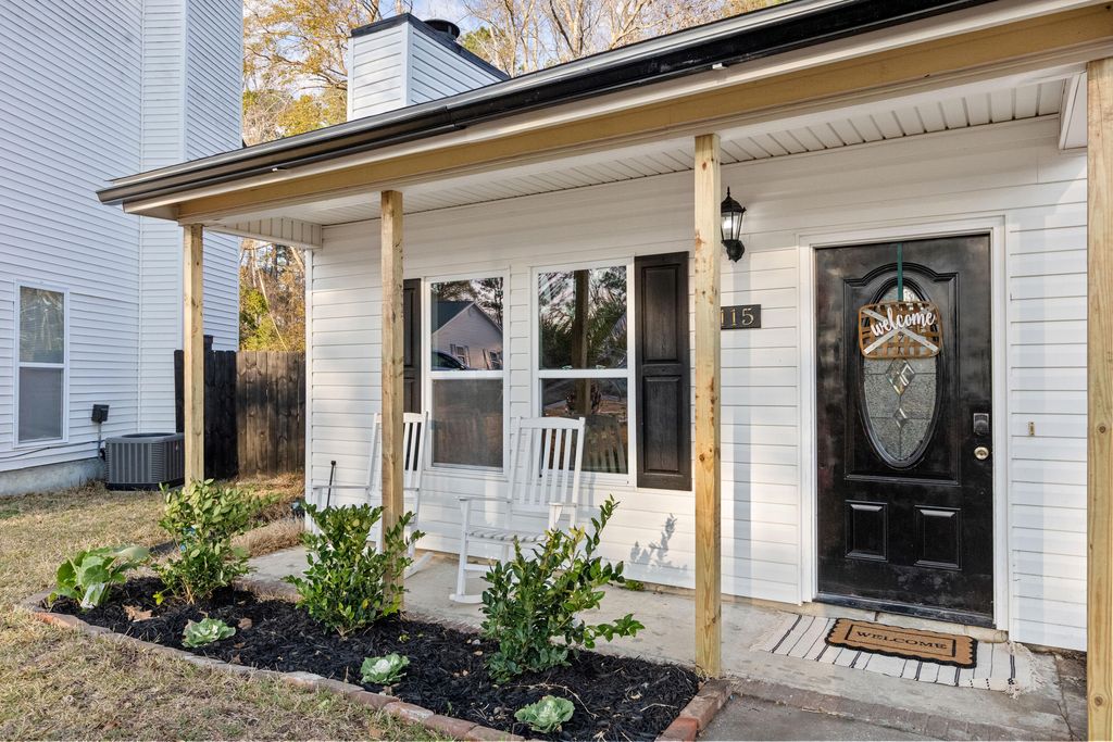 Photo of 115 Broken Trail, Summerville, SC 29486 (MLS # 26006187)