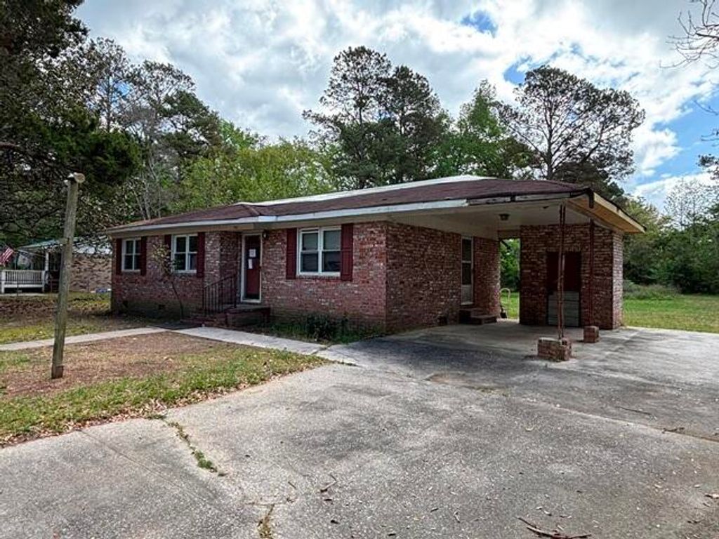 Photo of 132 Franklin Street, Walterboro, SC 29488 (MLS # 26010135)
