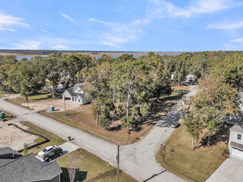 Photo of 2016 Sea Water Drive, Charleston, SC 29412 (MLS # 25030442)