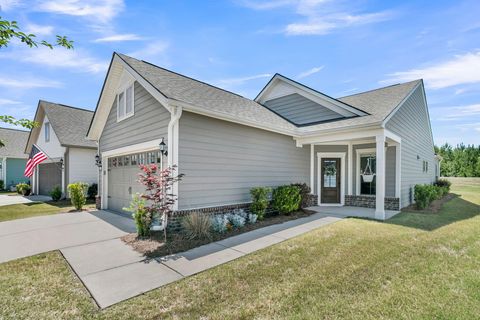 Photo of 613 Daffodil Court, Summerville, SC 29486 (MLS # 26014455)