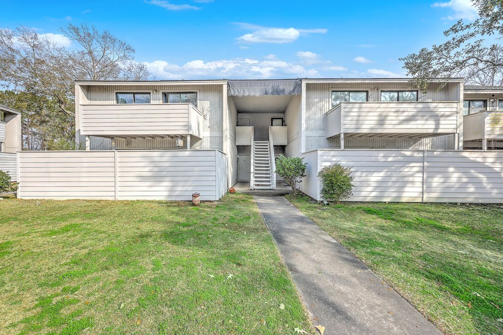 Photo of 404 Greencastle Drive, Goose Creek, SC 29445 (MLS # 26001300)