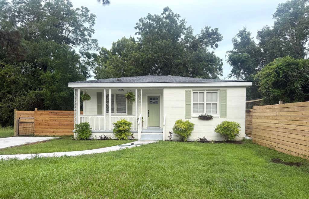 Photo of 1014 Mamie Street, Charleston, SC 29407 (MLS # 26021795)