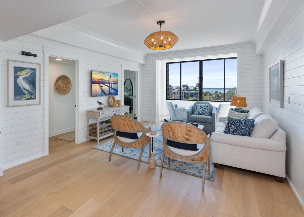 Photo of 14 Lockwood Drive #Apt 2d, Charleston, SC 29401 (MLS # 26014520)