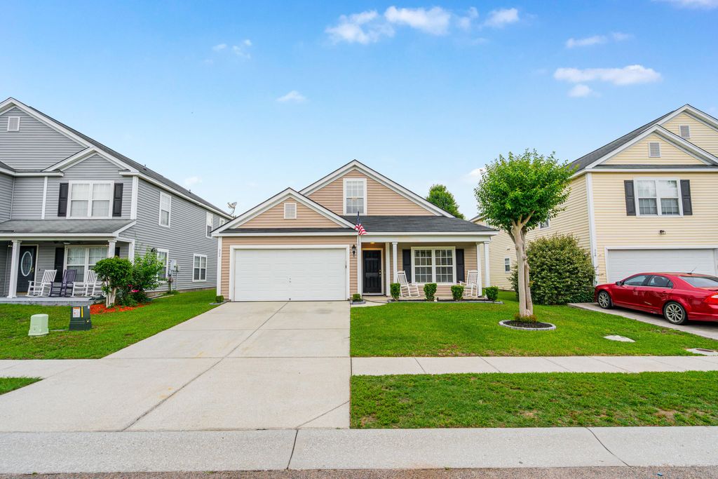 Photo of 308 Bradley Bend Drive, Moncks Corner, SC 29461 (MLS # 26015680)
