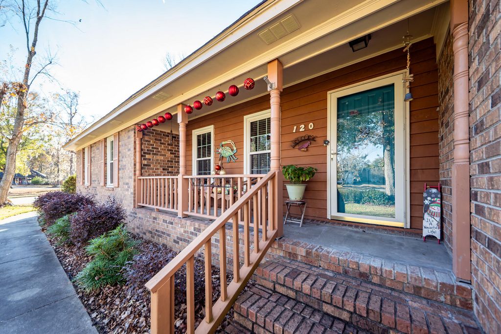 Photo of 120 Savannah Round, Summerville, SC 29485 (MLS # 25032463)