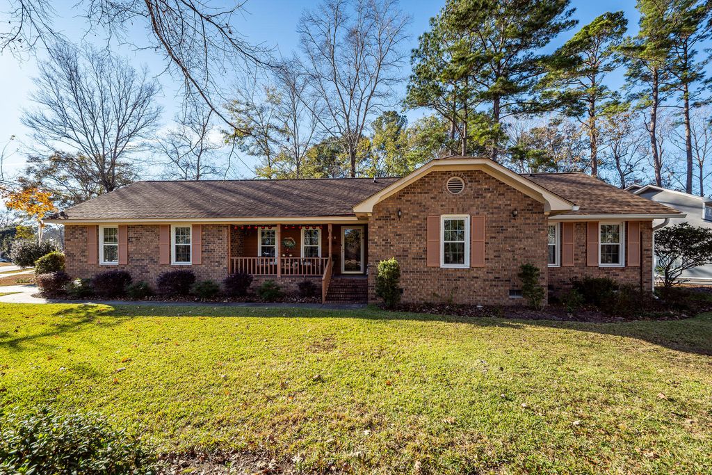 Photo of 120 Savannah Round, Summerville, SC 29485 (MLS # 25032463)