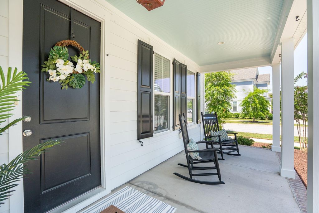 Photo of 262 Great Lawn Drive, Summerville, SC 29486 (MLS # 25028173)