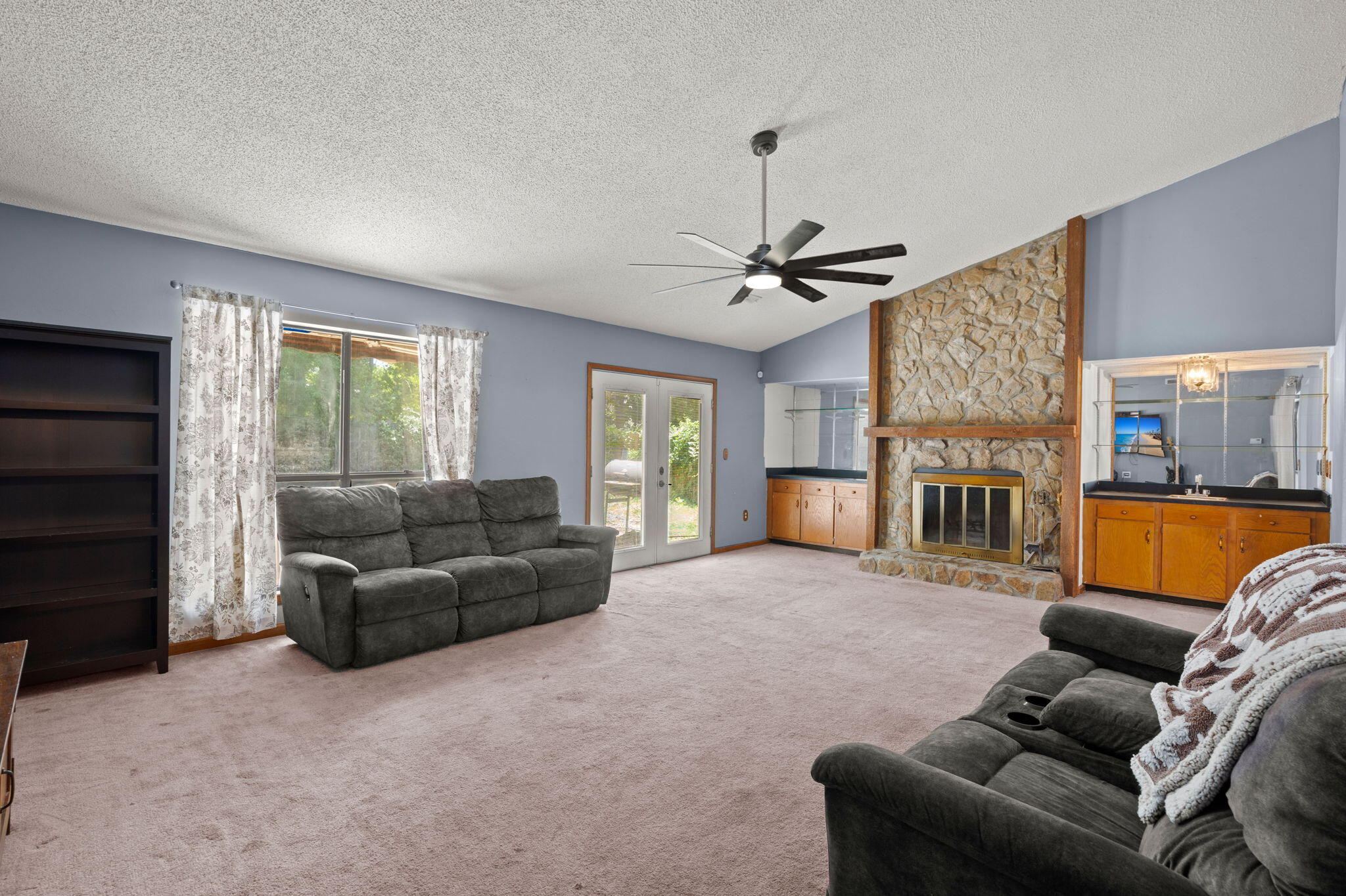 605 Woodward Boulevard