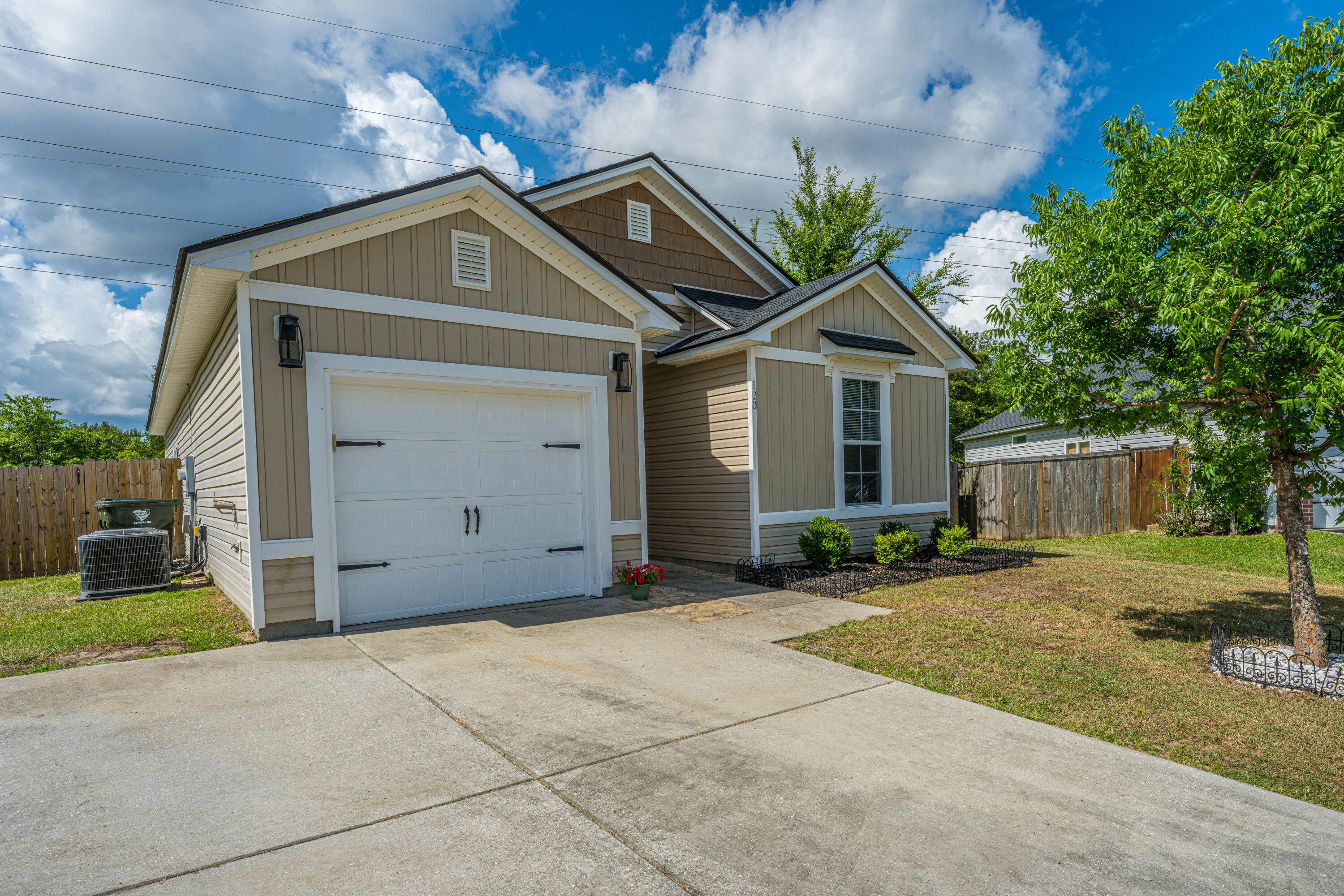 120 Deerpath Trail