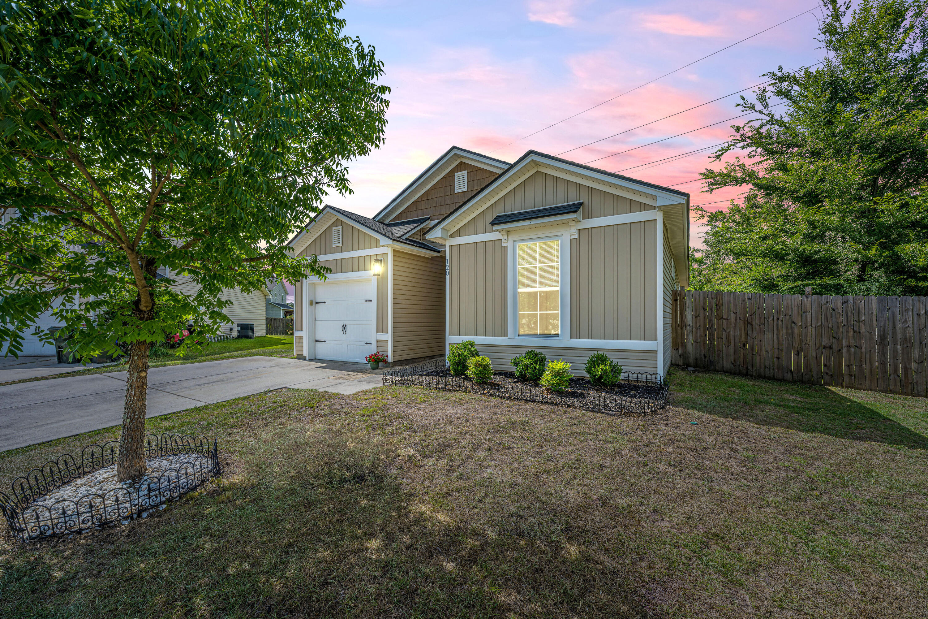 120 Deerpath Trail
