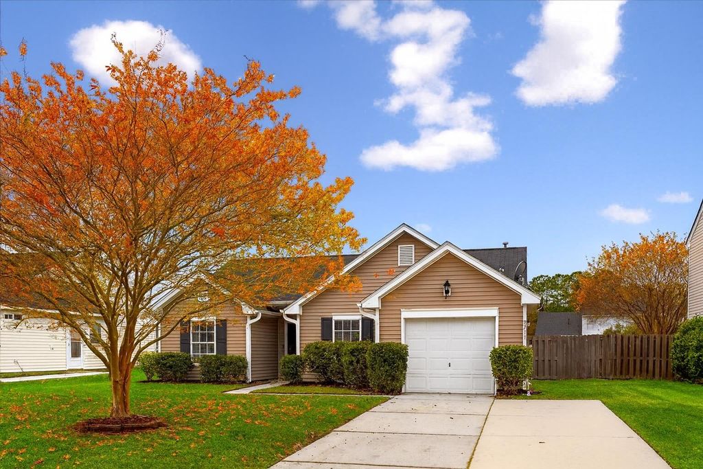 Photo of 9711 Stockport Circle, Summerville, SC 29485 (MLS # 25032227)
