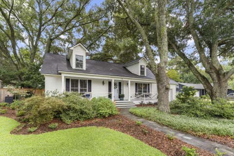 Photo of 1114 Meadowcroft Lane, Mount Pleasant, SC 29464 (MLS # 26020381)