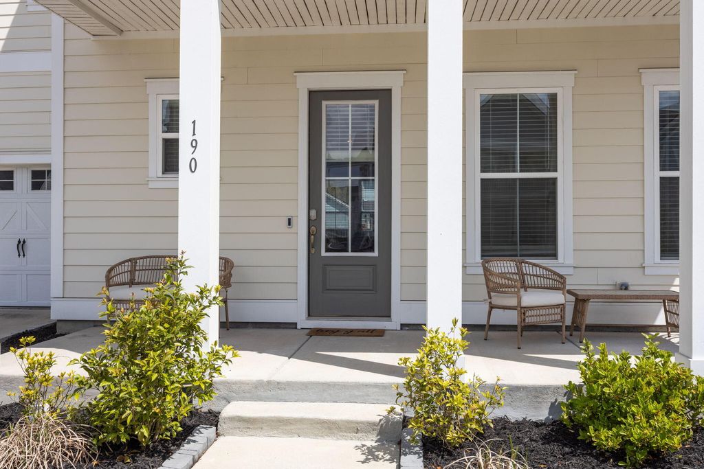 Photo of 190 Helena Park Drive, Summerville, SC 29486 (MLS # 26008735)