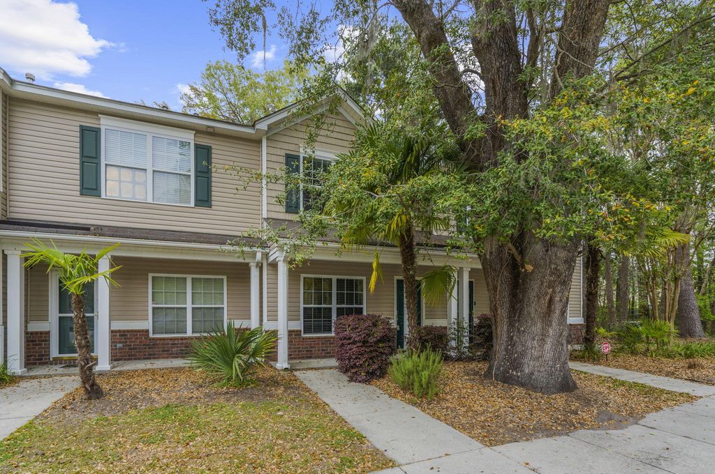 Photo of 105 Chinquapin Drive, Summerville, SC 29485 (MLS # 26008464)