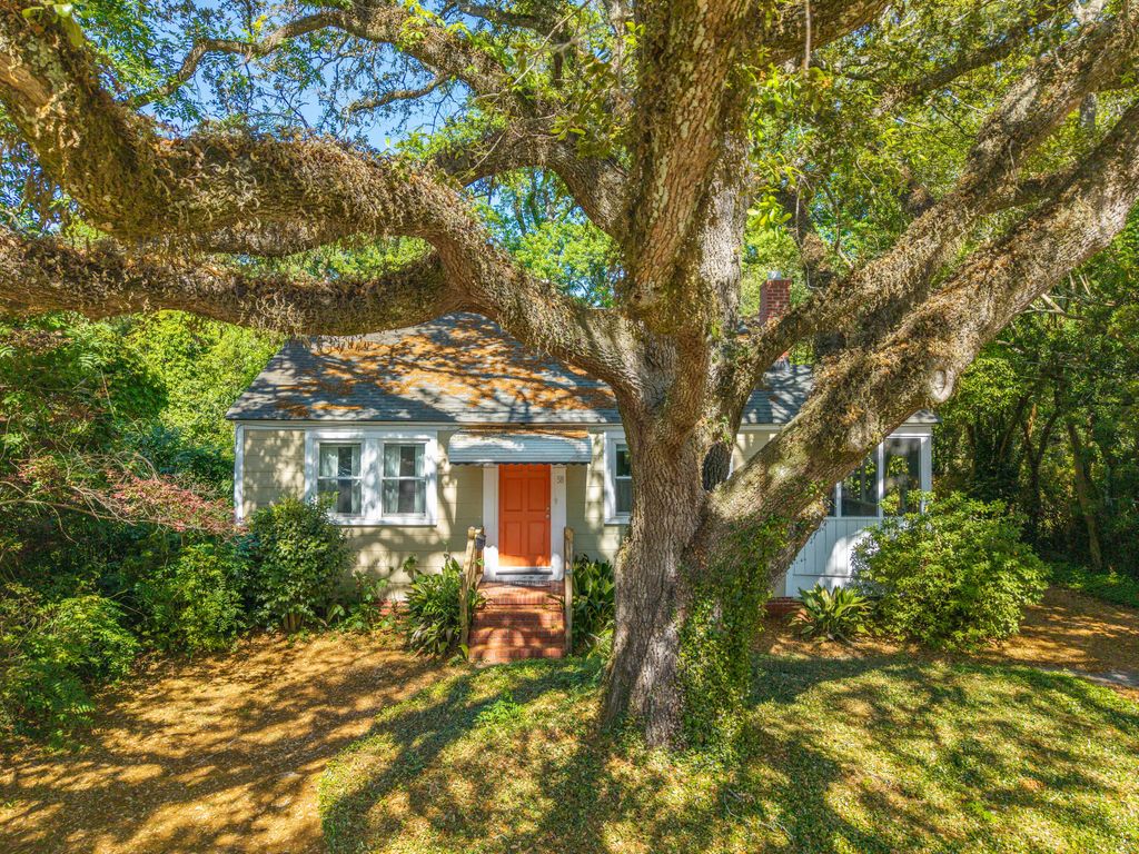 Photo of 58 Avondale Avenue, Charleston, SC 29407 (MLS # 26012553)