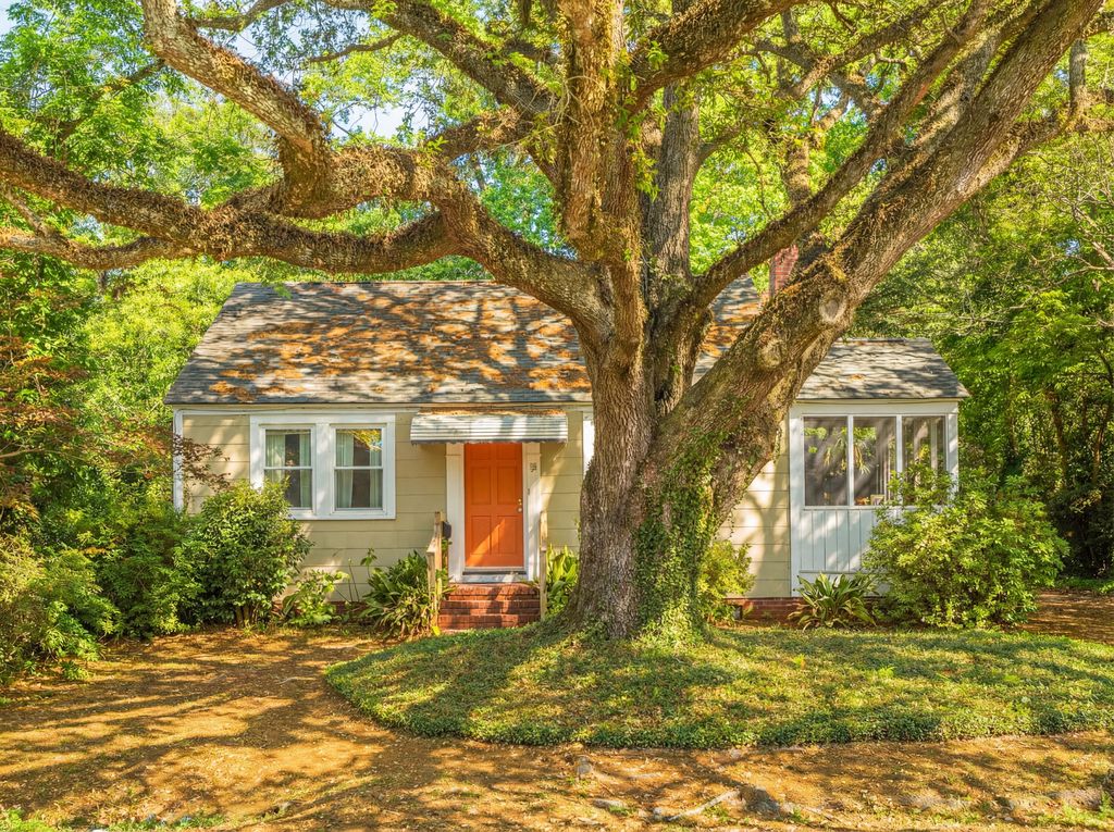 Photo of 58 Avondale Avenue, Charleston, SC 29407 (MLS # 26012553)