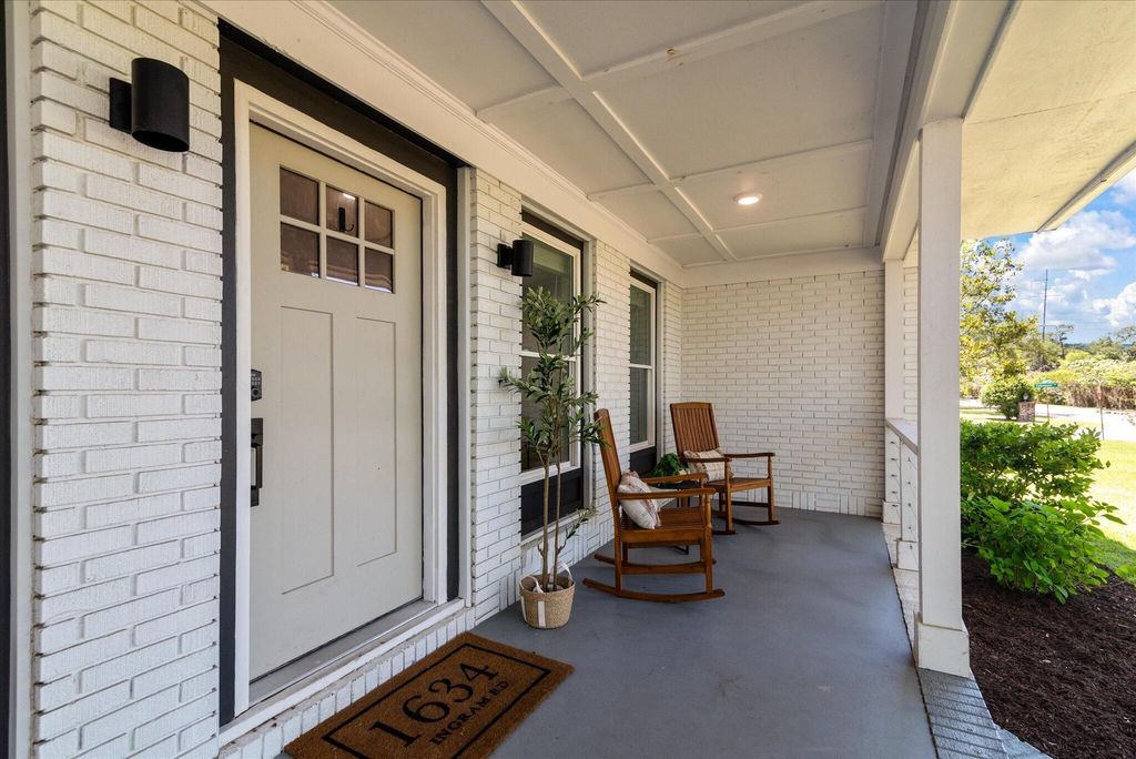 Photo of 1634 Ingram Road, Charleston, SC 29407 (MLS # 26014381)