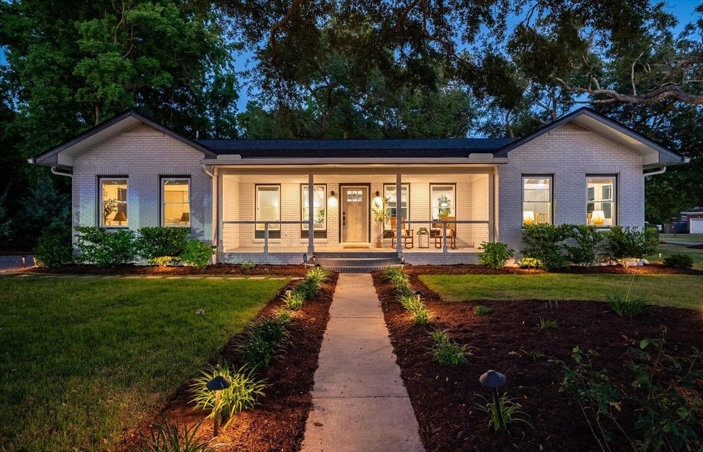 Photo of 1634 Ingram Road, Charleston, SC 29407 (MLS # 26014381)
