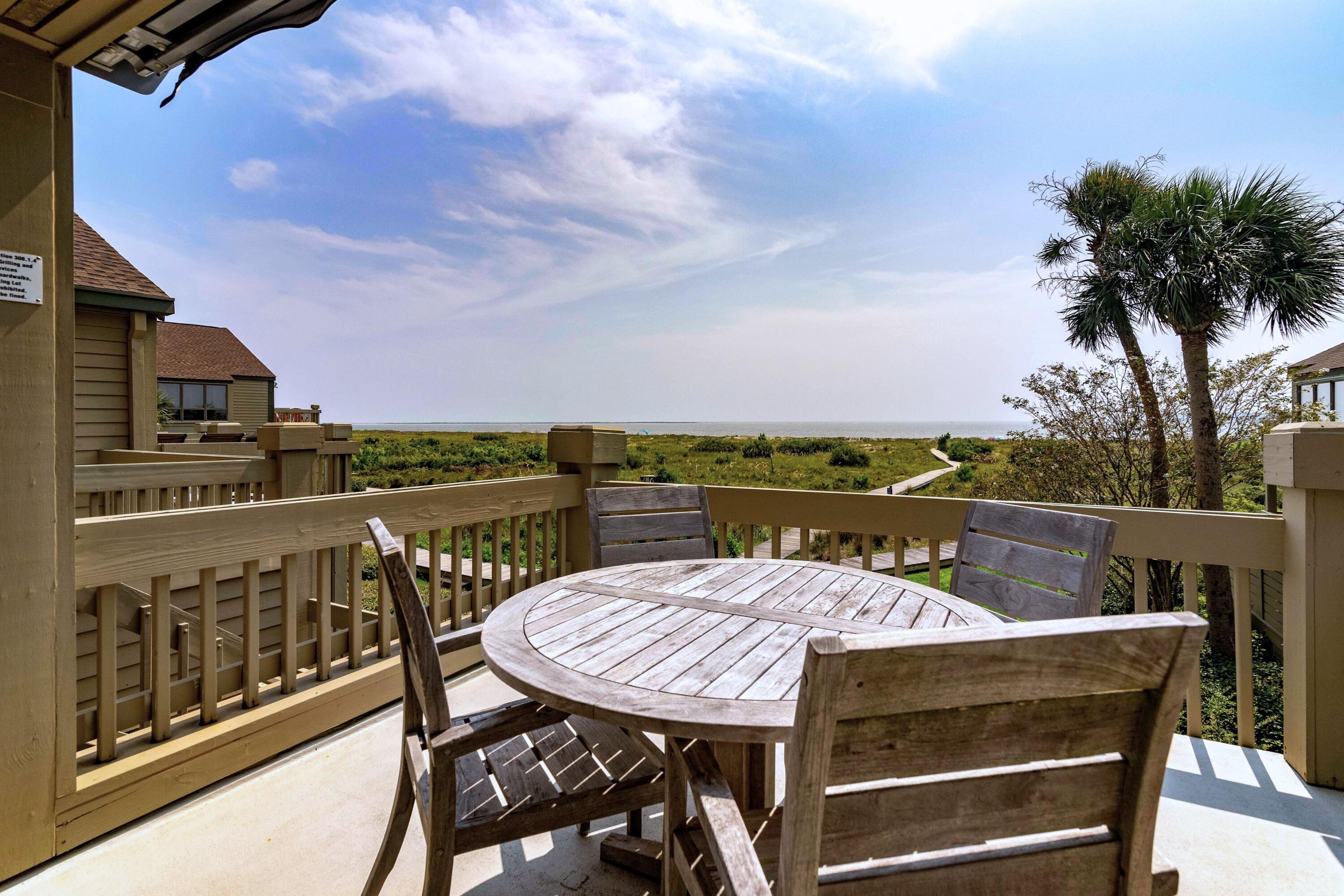 1394/96 Pelican Watch Villas