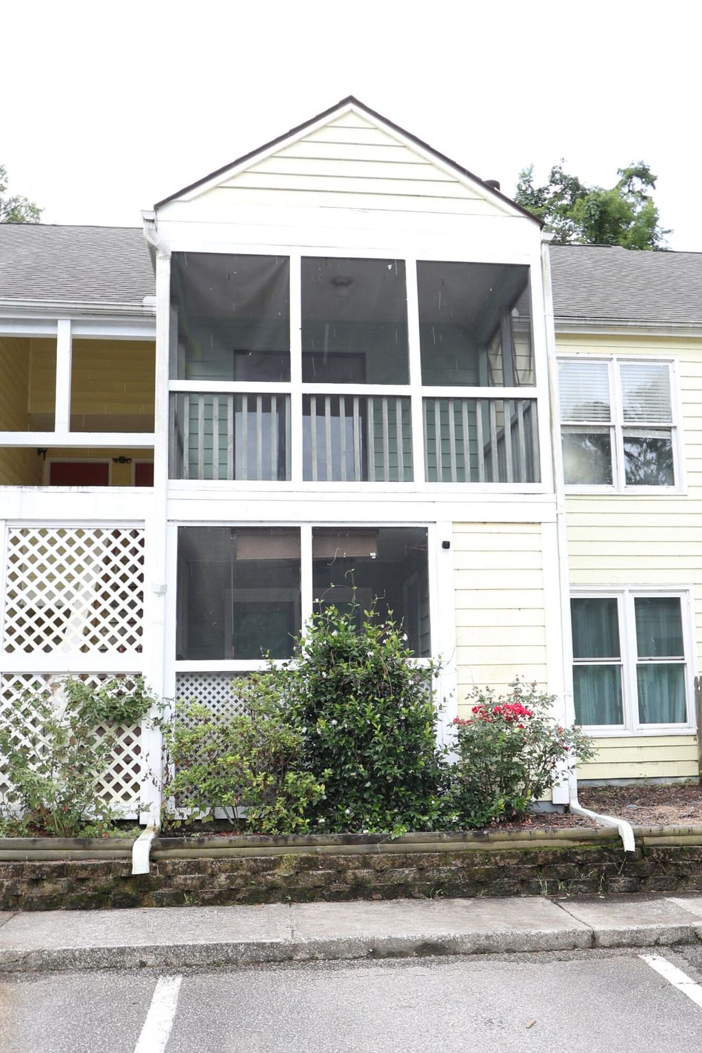 Photo of 403 Sunnyside Way, Summerville, SC 29485 (MLS # 26010957)