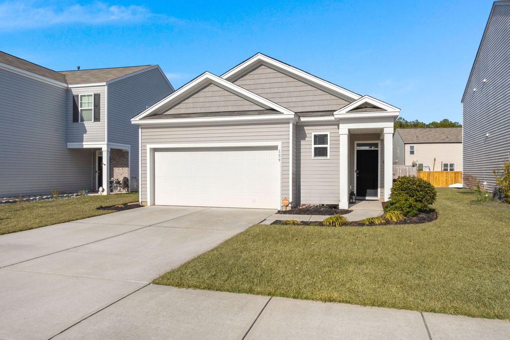 Photo of 159 Horizon Ridge Drive, Summerville, SC 29486 (MLS # 26002213)