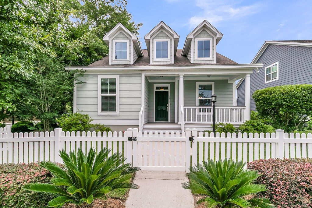 Photo of 3408 Salterbeck Street, Mount Pleasant, SC 29466 (MLS # 25019269)
